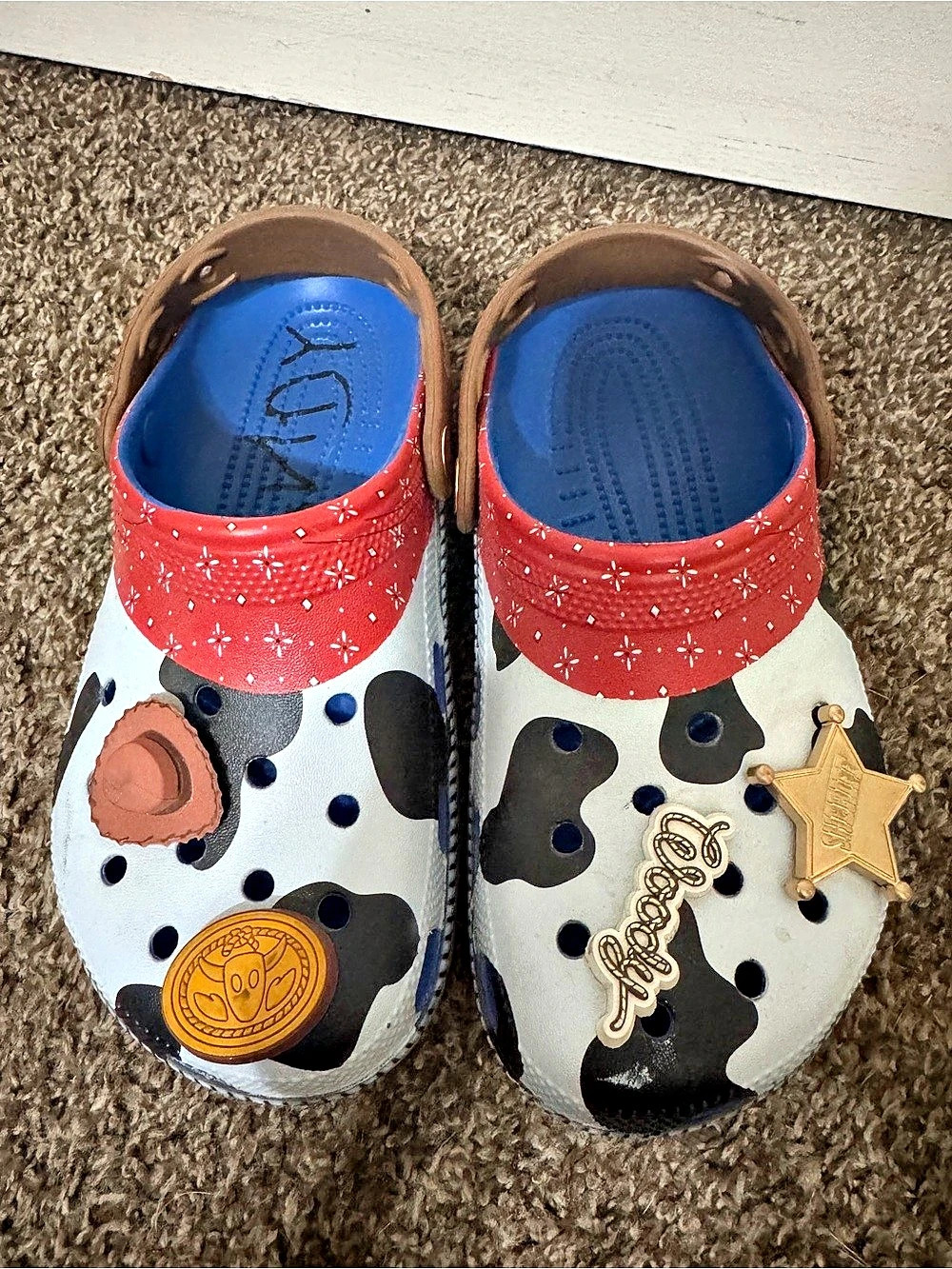 Crocs Disney Pixar Toy Story Sheriff Woody Classic Clog womans White & Red